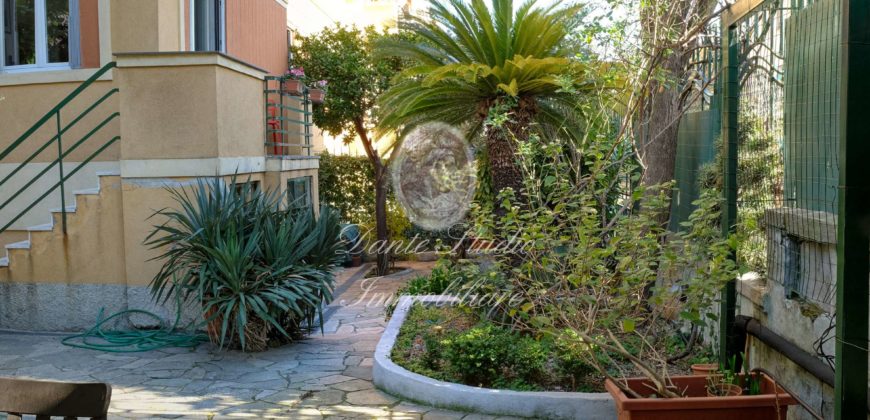 Albaro Panigalli eleganti 180 mq gran giardino e box